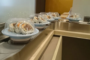 Kaiten sushi conveyor, system for monitoring freshness of sushi
